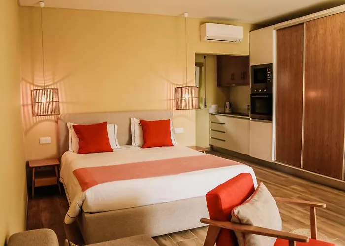 Neptuno Atouguia Da Baleia