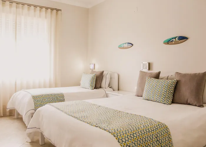 Neptuno Atouguia Da Baleia